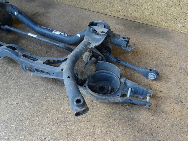 AUDI A3 8V GOLF VII LEON III Assale Posteriore OEM 5Q0505315G image 3