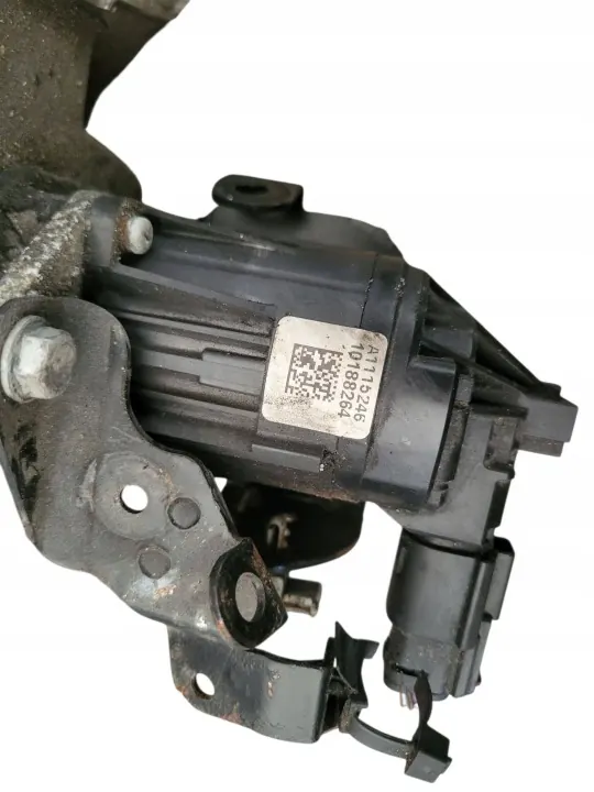 Refroidisseur EGR d'occasion OEM az255261 Renault Kadjar image 4