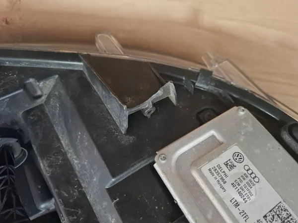 Farol Xenon LED Esquerdo VW T5 T6 7E5941017B image 8