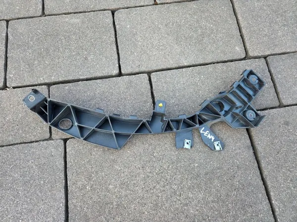 Vänster framsätes bältesstöd OEM 9826095680 <2016 image 5