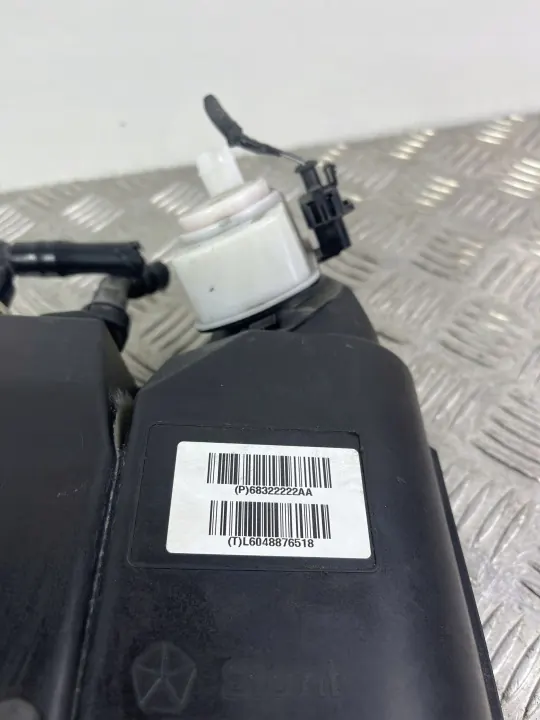 Canister vapeur carburant Dodge Durango OEM P68322222AA image 5