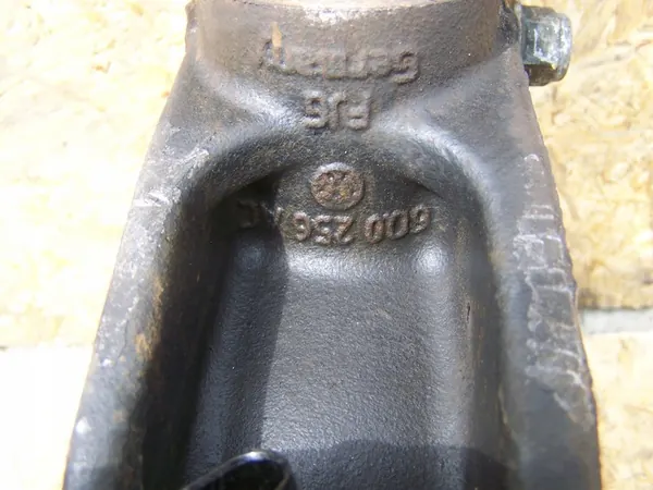 Snodo ammortizzatore destro Skoda Fabia III image 3