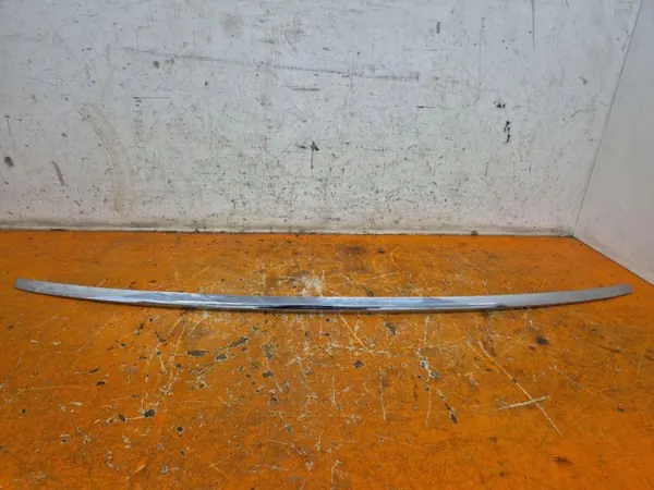 Mercedes W213 Bagagelucklist OEM A2137402000 image 2