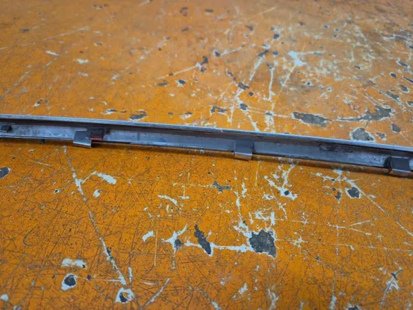 Mercedes W213 Bagagelucklist OEM A2137402000 image 10