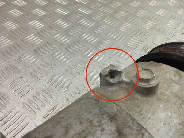 Compressore aria condizionata BMW X2 F39 OE 6842618 image 3