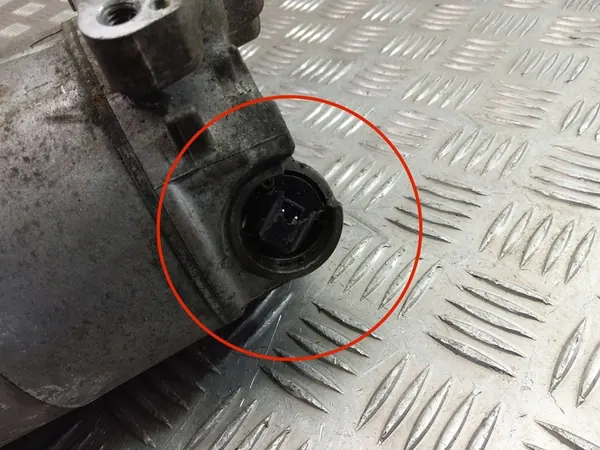 Compressore aria condizionata BMW X2 F39 OE 6842618 image 6