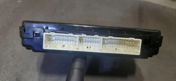 Módulo de Fecho Central Kia OEM 95480A2810 - Usado image 3