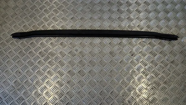 OEM 1S0807651B Viga parachoques delantera VW Up MII image 3