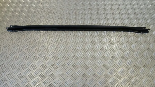 OEM 1S0807651B Viga parachoques delantera VW Up MII image 4
