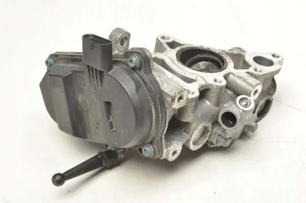 MERCEDES W213 2.0 CDI VÁLVULA EGR A6541406900 image 4