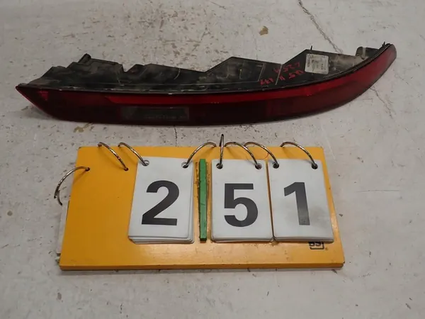 Lámpara trasera derecha AUDI Q5 II 2017- 80A945070B image 2