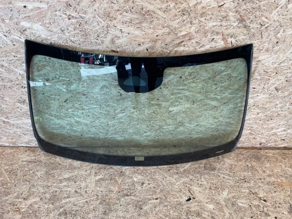 Mercedes W206 Frontscheibe OEM - Gebrauchter Zustand image 2