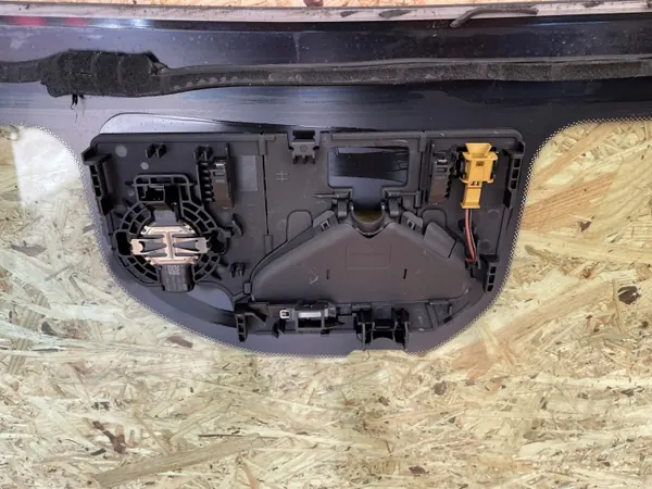 Mercedes W206 Frontscheibe OEM - Gebrauchter Zustand image 4