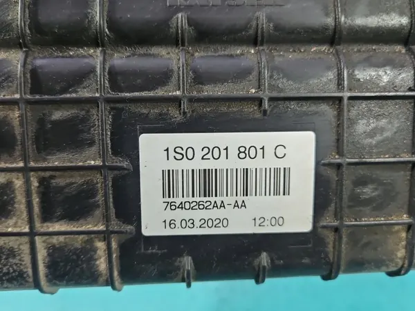 Filtre à charbon d'occasion OEM 1S0201801C VW Up image 5