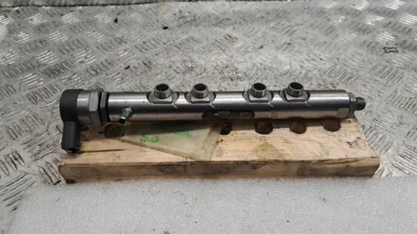 Riel de inyección Citroen C5 III 3.0 HDI OEM 0445216046 image 2