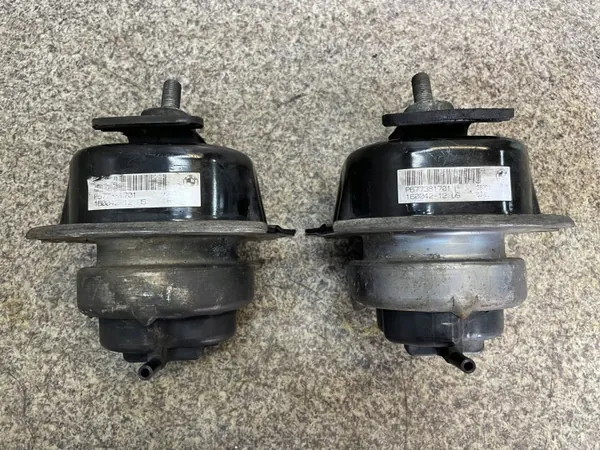 Moottorin kiinnityssarja OEM 6773817 BMW X5 E70 3.0 D image 2