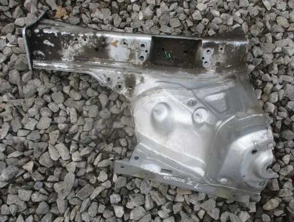 Jupette avant gauche OEM 5Q0804181A pour Skoda image 2