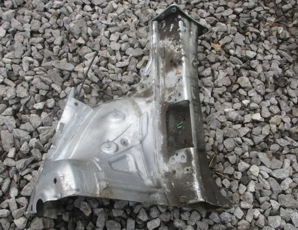 Jupette avant gauche OEM 5Q0804181A pour Skoda image 4
