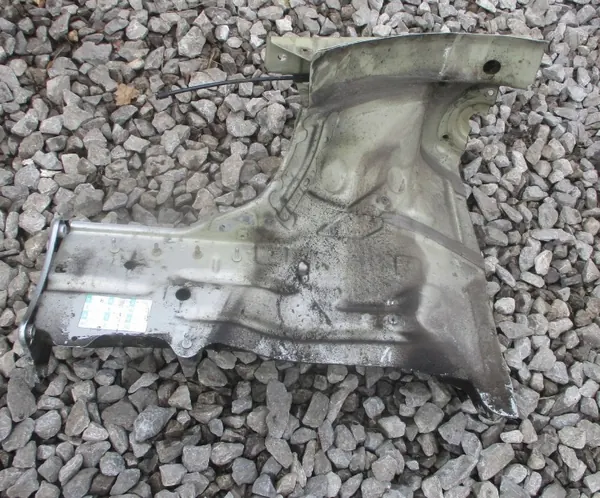 Jupette avant gauche OEM 5Q0804181A pour Skoda image 7
