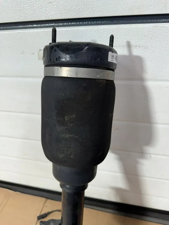 Fram Höger Stötdämpare Mercedes ML W164 6.3 AMG image 3