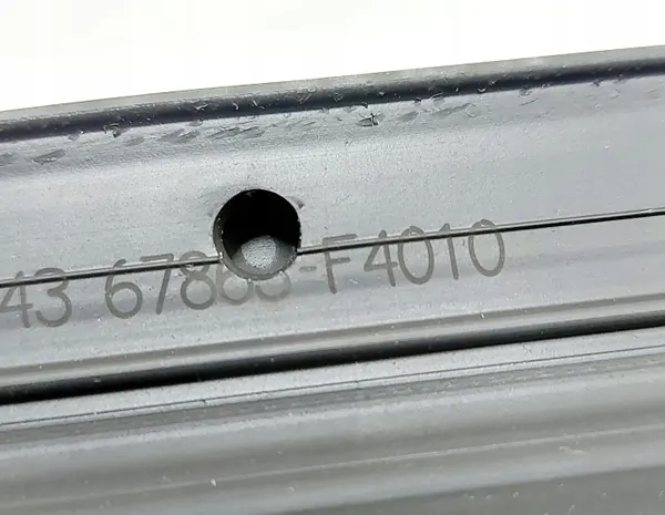 Joint de seuil droit Toyota C-HR II OEM 67865-F4010 image 6