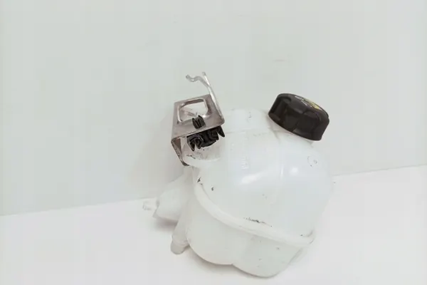 Kühlmittel-Ausdehnungsbehälter BMW I8 1.5L Hybrid OEM 7539267 image 5