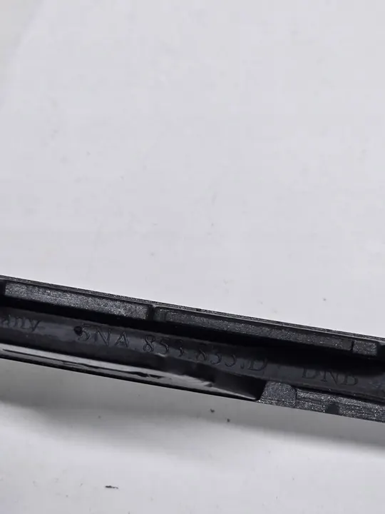 VW TIGUAN 2 Takapuskuri Trim 5NA853835D image 4