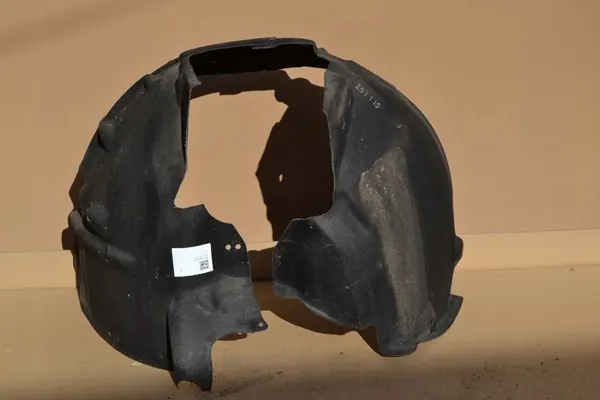 Audi A5 8T Front Right Wheel Arch OEM 8T0821172M image 2