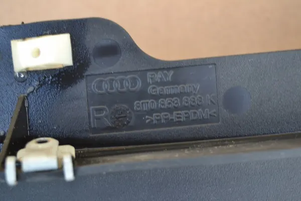 Audi A5 8T Front Right Wheel Arch OEM 8T0821172M image 5