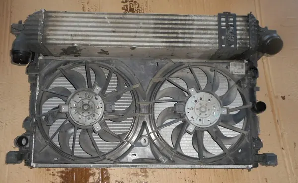 Laguna III 2.0dci Kylare med Fläktset image 2