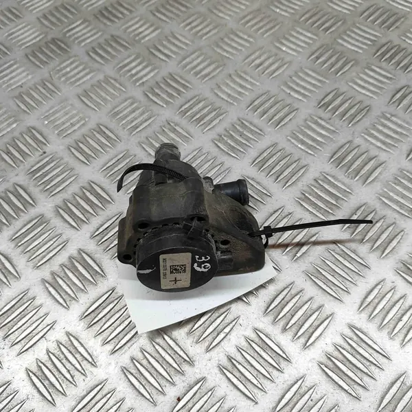 Vattencirkulationspump Peugeot 5008 2014 image 2