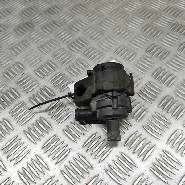 Vattencirkulationspump Peugeot 5008 2014 image 4