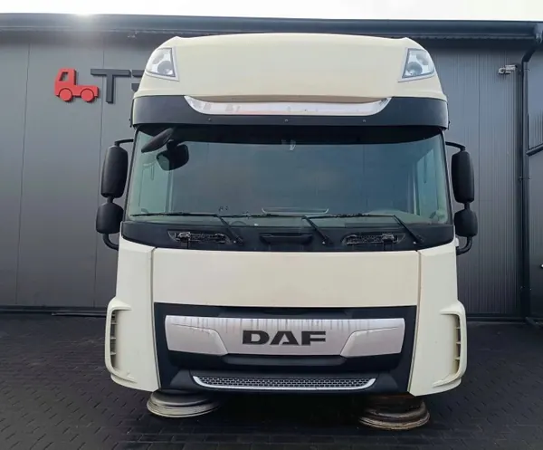 Cabina DAF XF 106 480 Lift OEM 2032405 - Usado image 2