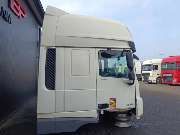 Cabina DAF XF 106 480 Lift OEM 2032405 - Usado image 3
