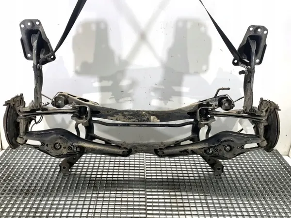 Bakaxelbalk OEM 3Q0505235AC för Skoda Superb III Kombi image 2