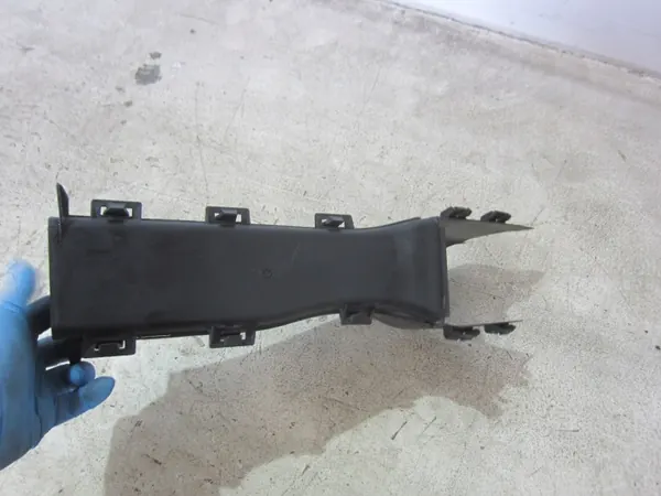 BMW X3 F25 Vänster bromsluftintag OEM 51747210485 image 6