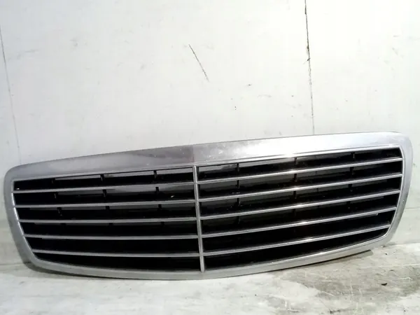 MERCEDES W211 GRILL A2118800583 image 2