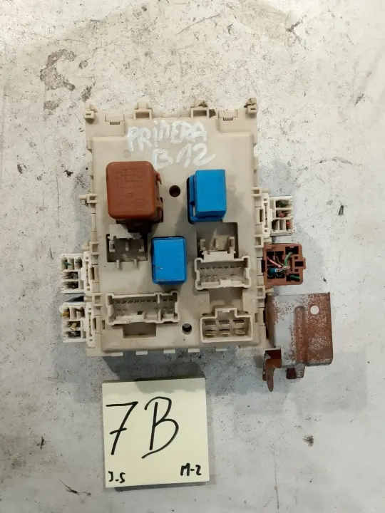 Zekeringkast Nissan Primera P12 24350 AV700 Relais image 2
