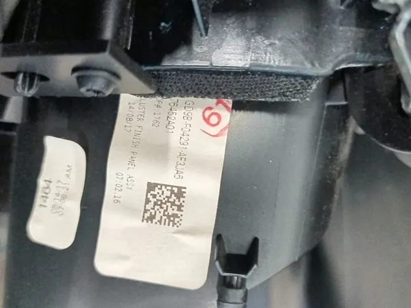 Lincoln Dashboard Trim OEM GD9BF042N55 - Gebruikt image 6
