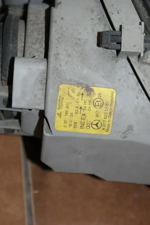 Linker Koplamp Mercedes W203 Origineel A2038201159 image 3