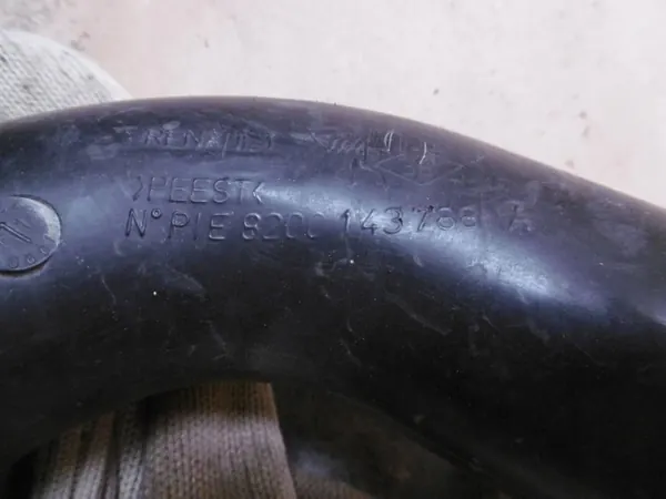 Intercooler Schlauch Dacia Duster 2014 image 3