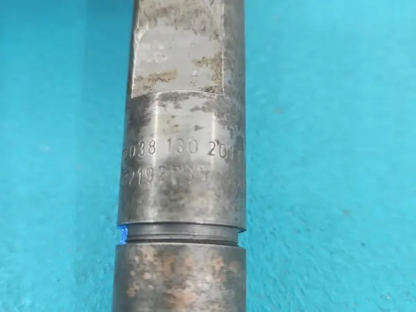 Iniettore Skoda Octavia I 1.9 TDI OEM 038130201F image 2