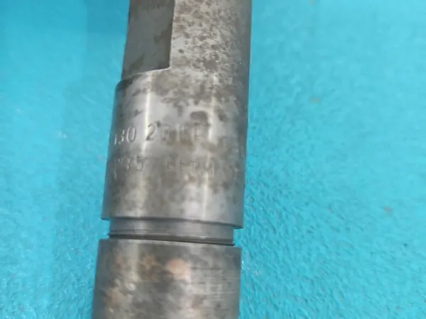 Iniettore Skoda Octavia I 1.9 TDI OEM 038130201F image 3