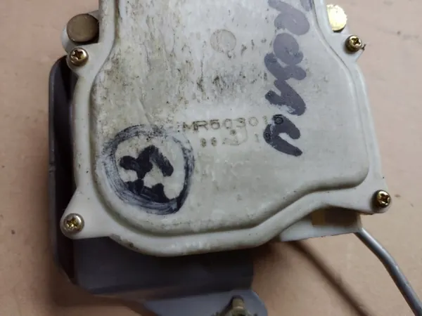 OEM MR503015 Centrale Sluiting Actuator voor Mitsubishi Pajero I image 3