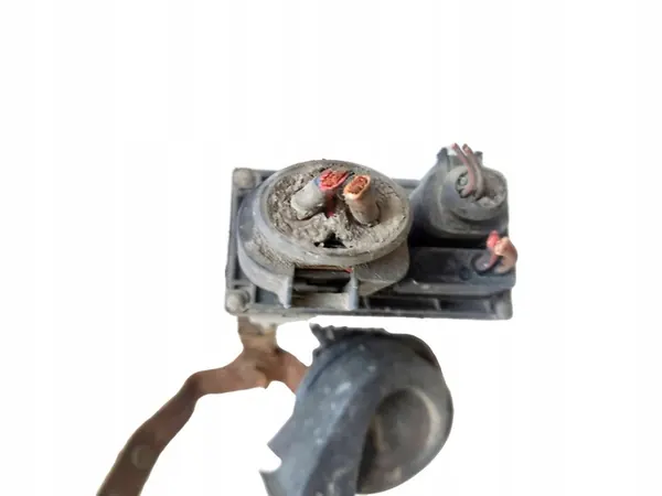 Tuulettimen Ohjausmoduuli VW Passat B5 2.8 V6 USA 8D0959501A image 3