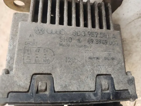 Tuulettimen Ohjausmoduuli VW Passat B5 2.8 V6 USA 8D0959501A image 4