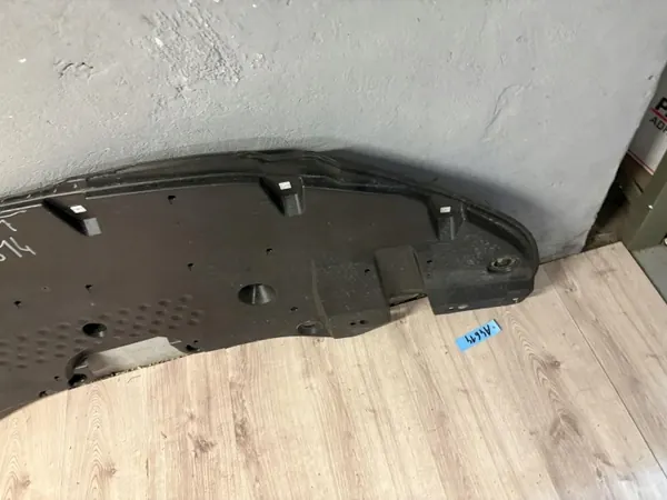 Escudo do para-choques dianteiro Lexus RX IV OEM 51441-48170 image 4