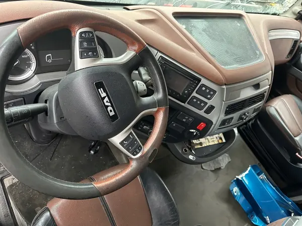 Sisätilojen kojelauta DAF XF 106 Euro6 Space Cab image 2