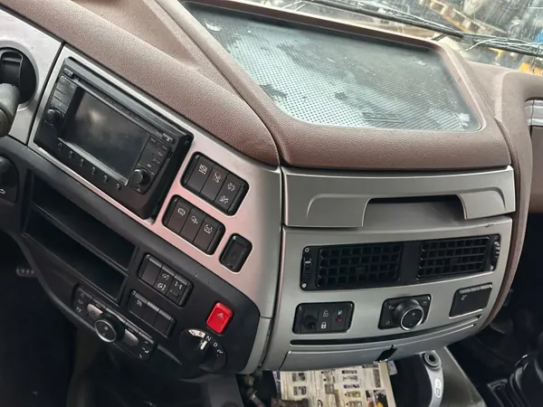 Sisätilojen kojelauta DAF XF 106 Euro6 Space Cab image 5