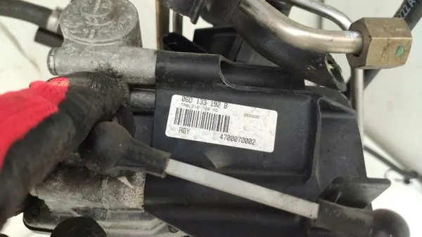 Colector de admisión usado OEM 06D133192B para Audi A4 image 8